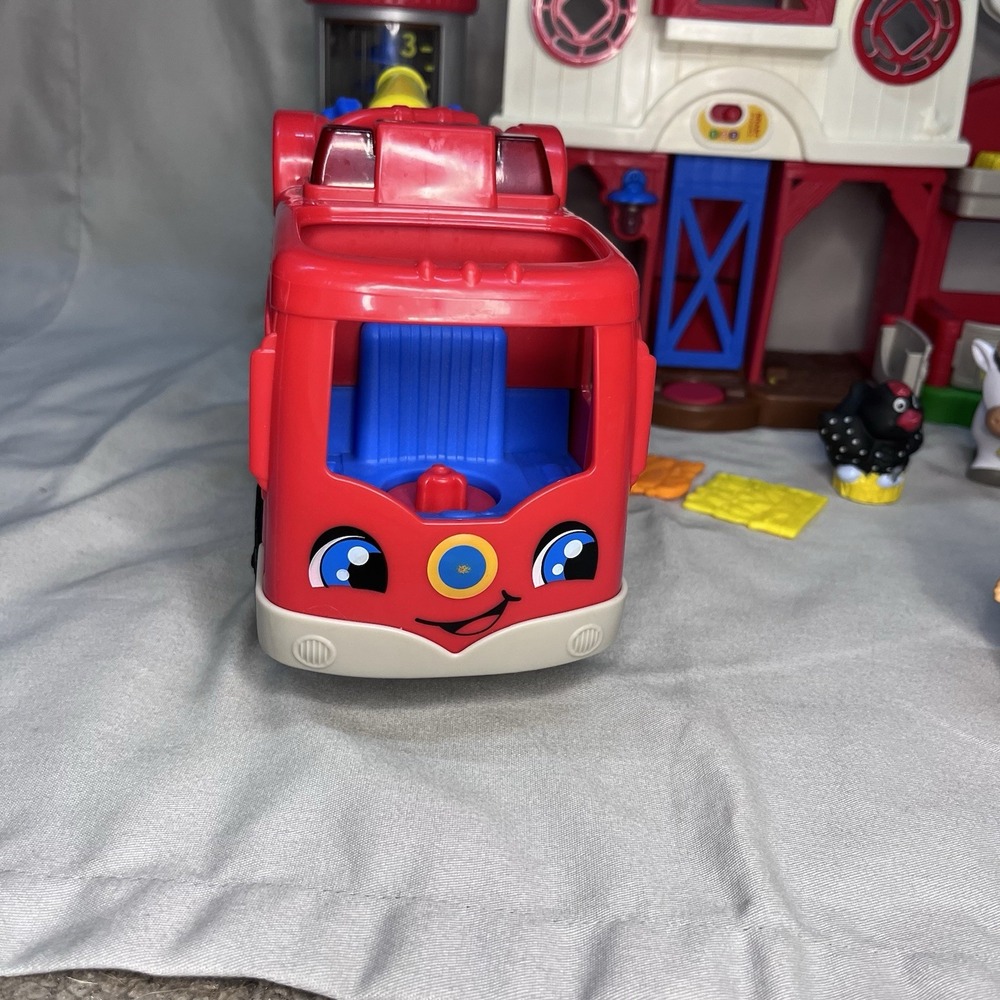 Fisher-Price Little People Farm Barn Playset & Fire Truck Lights & Sound WORK! - Picture 8 of 12